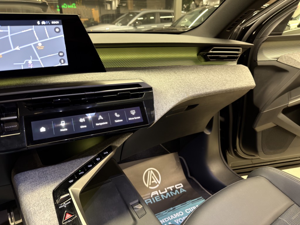 PEUGEOT 3008 1200 HYBRID 145 CV GT 